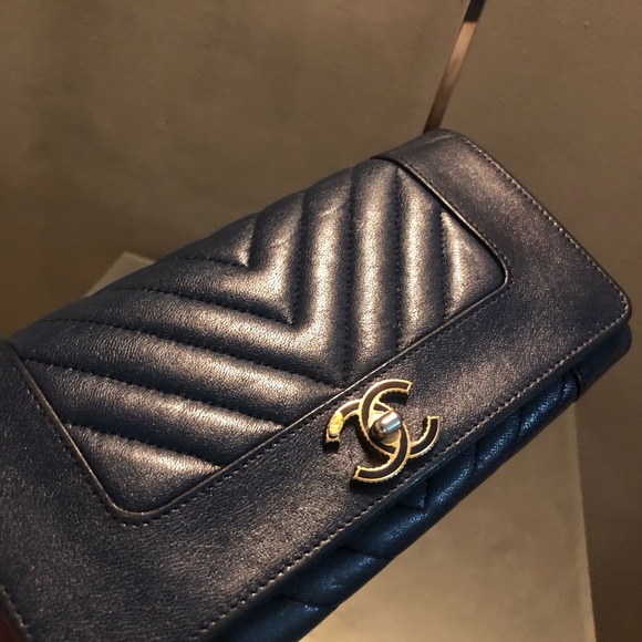 CHANEL Chevron CC wallet - Picture 2 of 9